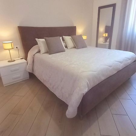 Casa Francesca E Rooms Санта-Марія-ді-Кастеллабате Екстер'єр фото