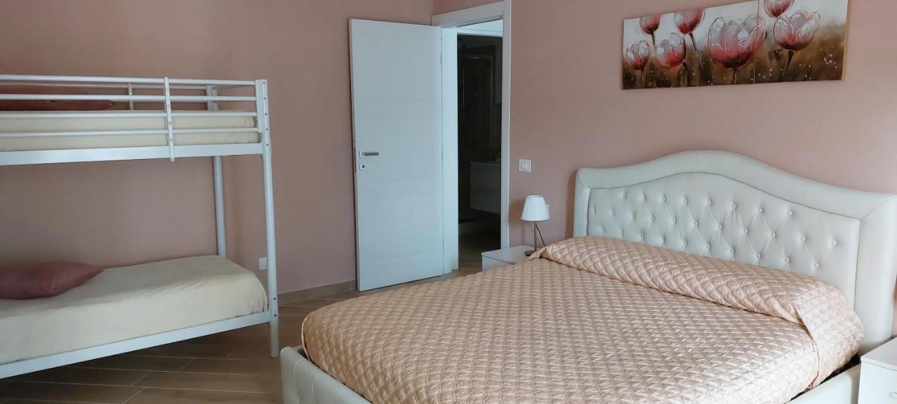 Casa Francesca E Rooms Санта-Марія-ді-Кастеллабате Екстер'єр фото