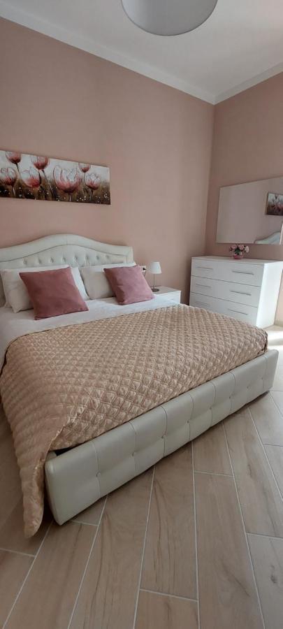 Casa Francesca E Rooms Санта-Марія-ді-Кастеллабате Екстер'єр фото